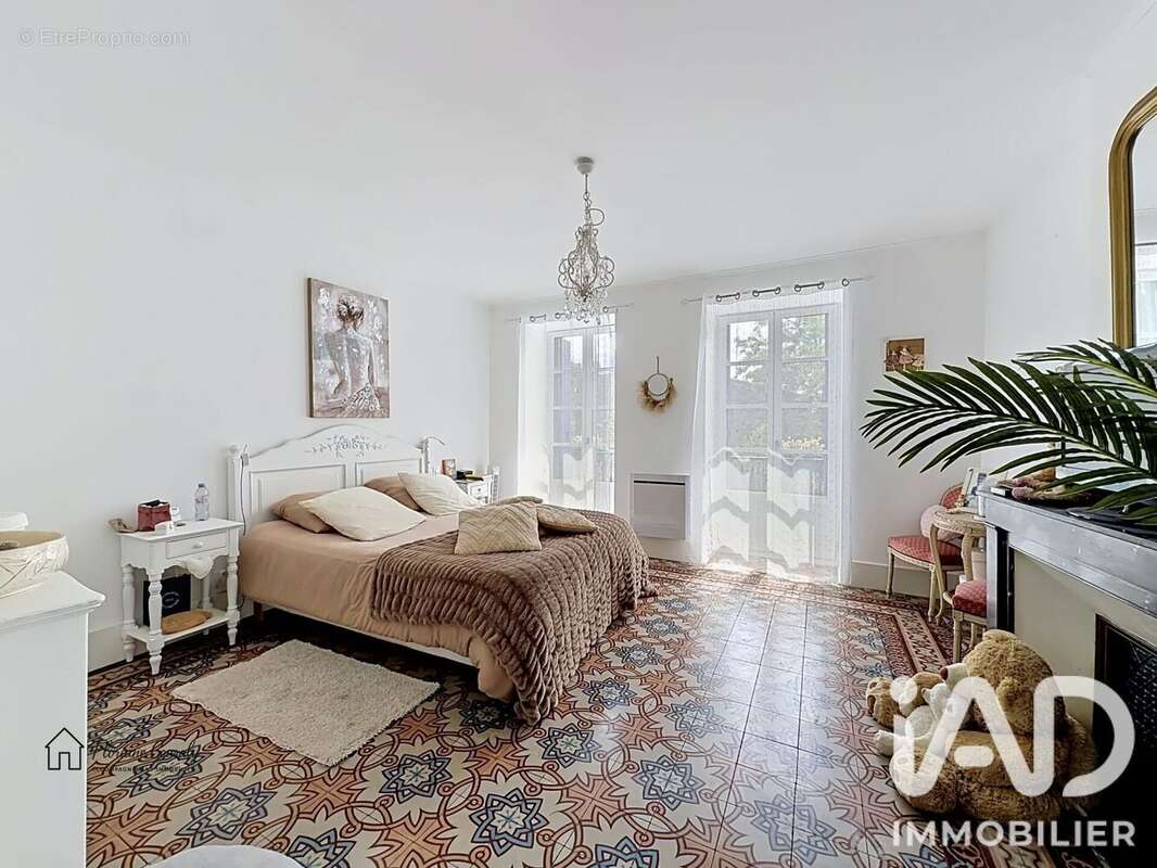 Maison 190 m² à Nizas  - photo 7