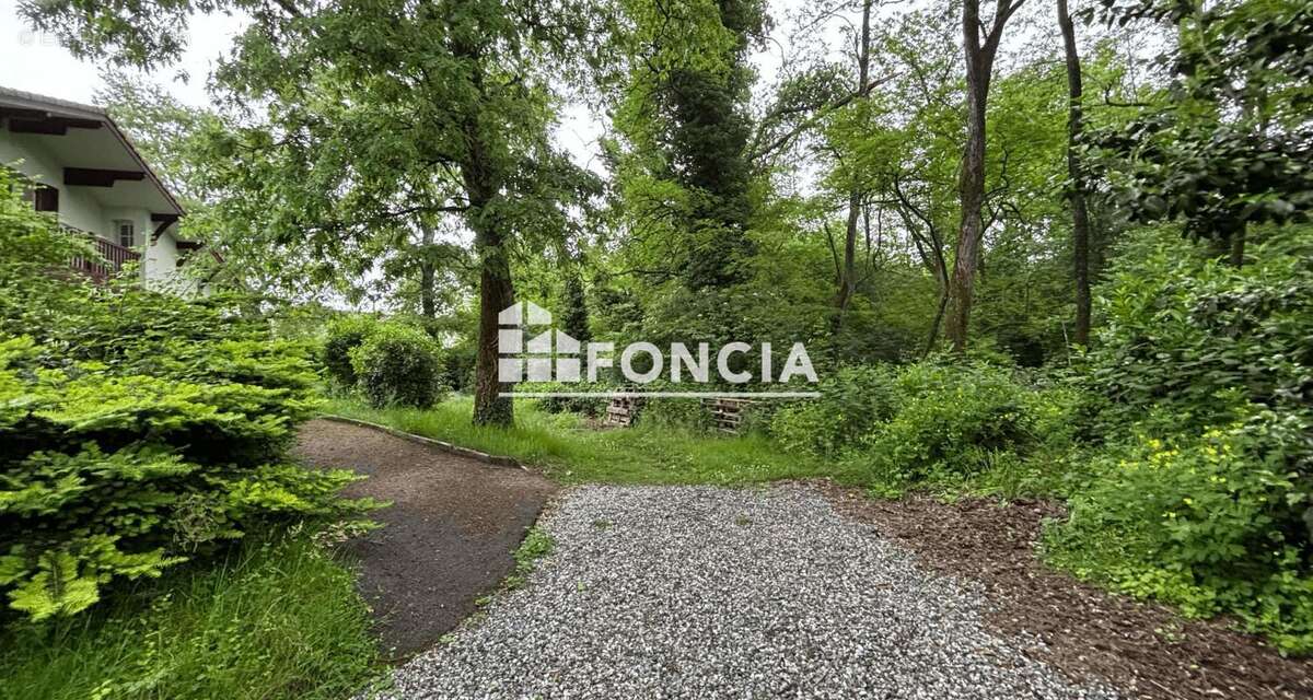 Maison à SAINT-PIERRE-DU-MONT