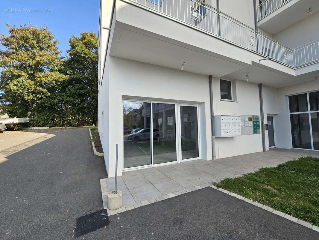 Commerce à BARAQUEVILLE