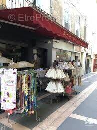 Photo 1 - Commerce à APT