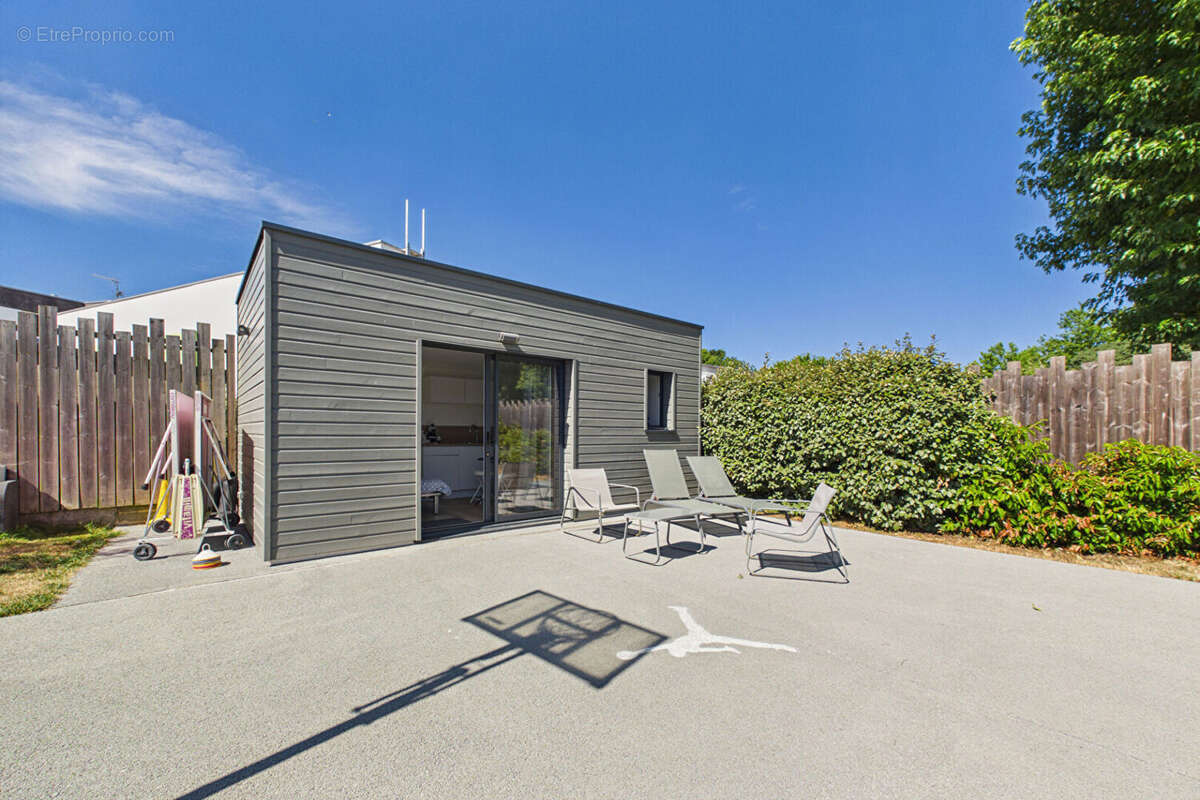 Maison de plain-pied de 2021 - 3ch et 1 bureau + studio - piscine - photo 13