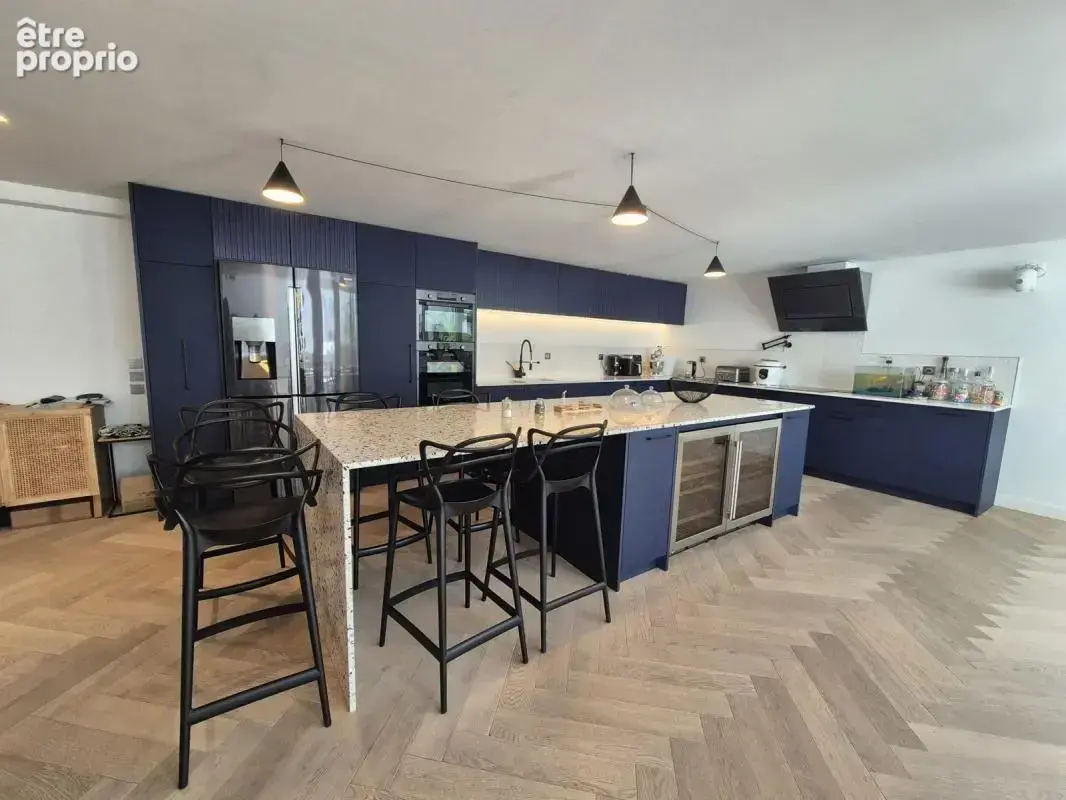 Loft d'exception de 190 m² – Quartier Liberté / Plateau Ouest – Suresnes - photo 2