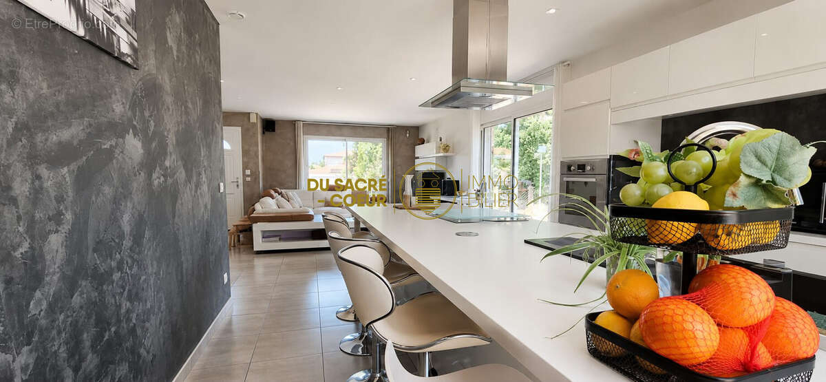Maison 110 m² à Fourques  - photo 9