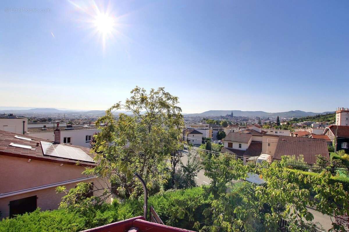 Maison à CLERMONT-FERRAND