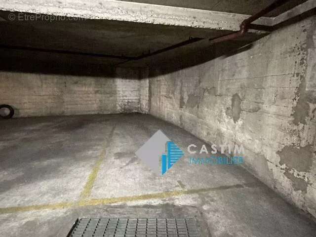 Parking à PARIS-14E