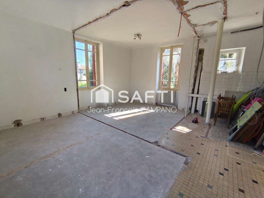 Photo 6 - Appartement à LIVINHAC-LE-HAUT