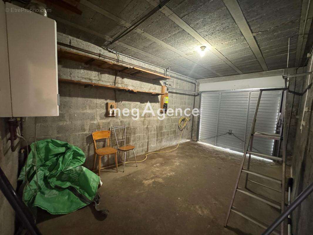 Lanester – Maison 3 chambres avec garage, jardin clos et beau potentiel - photo 15