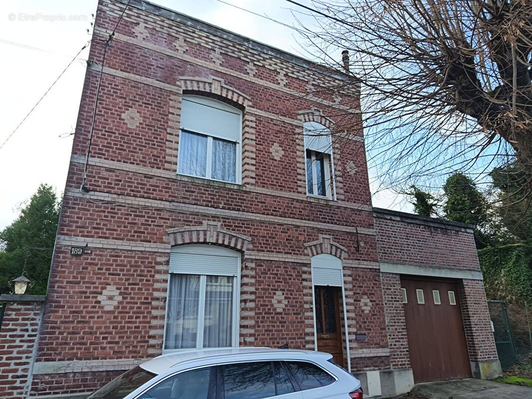 Maison à SAINT-QUENTIN