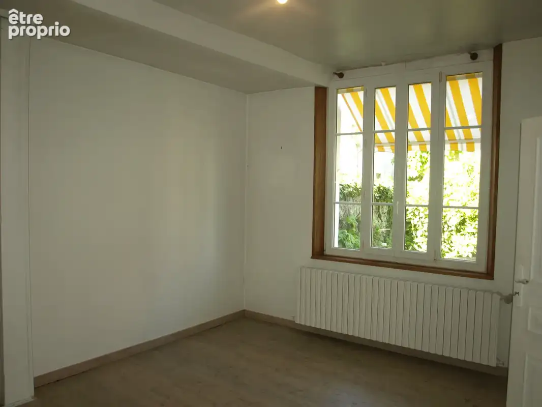 Longère en plain pied avec dépendances - photo 10