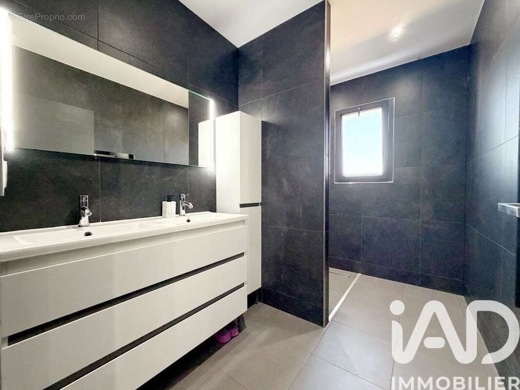 Photo 7 - Maison à SAINT-MEDARD-DE-GUIZIERES