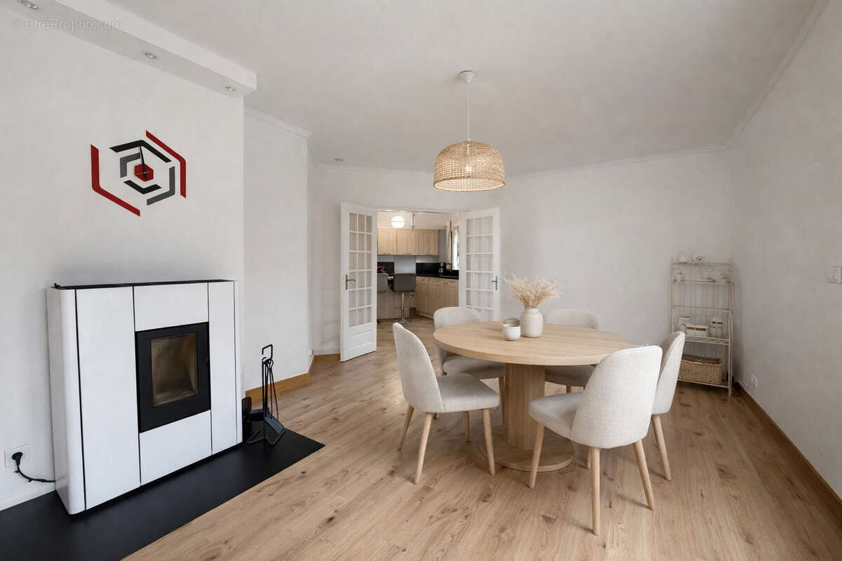 Maison à BALLAINVILLIERS