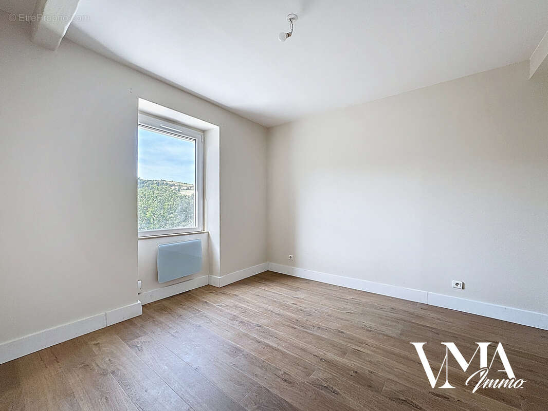 Appartement à LENTILLY