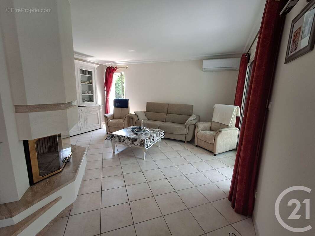 Maison à TALMONT-SAINT-HILAIRE