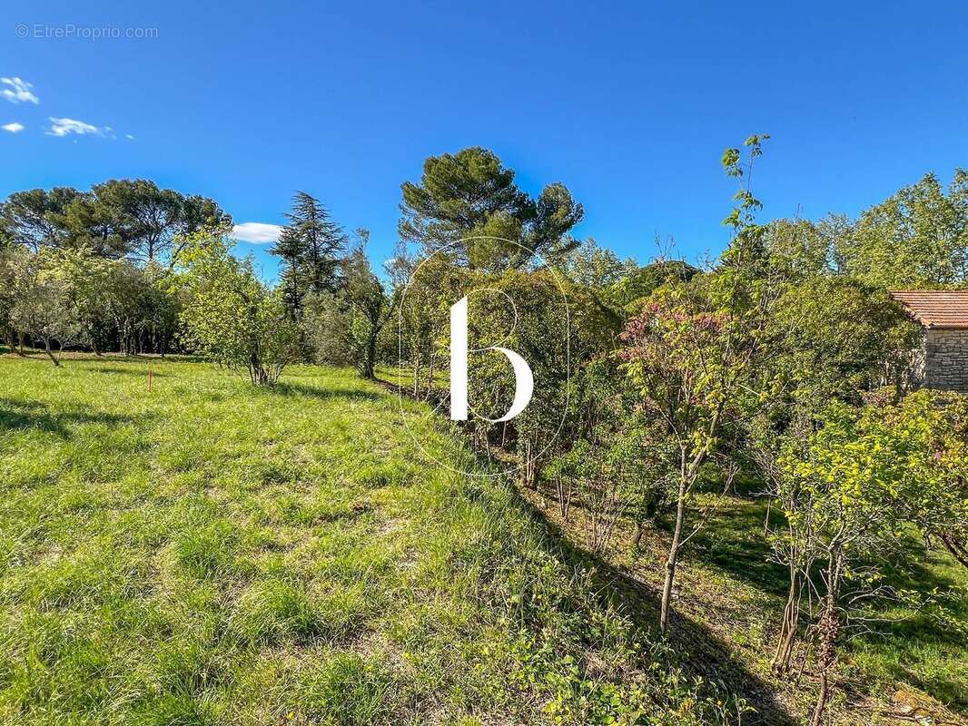 Terrain à BARJAC