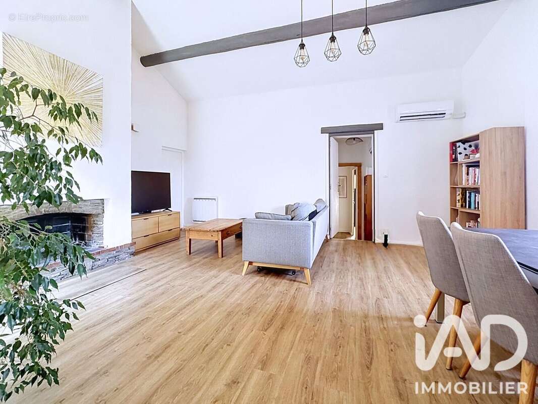 Maison 91 m² à Mouries  - photo 8