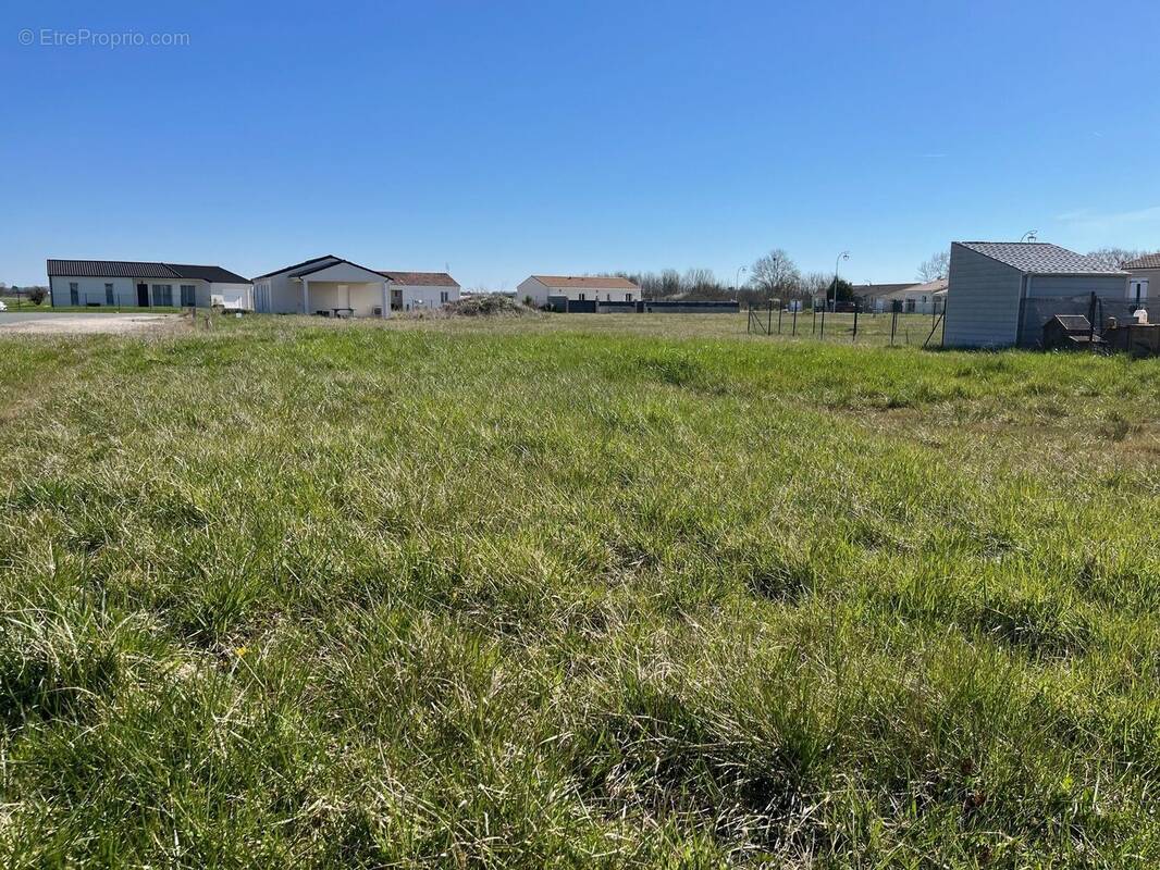 Terrain à LA ROCHELLE