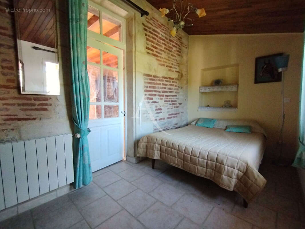 Maison à LES JUNIES