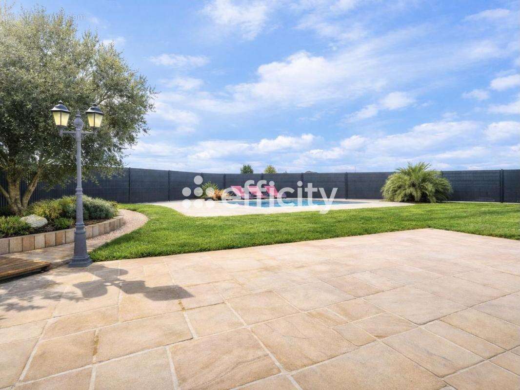 Maison à SAINT-LAURENT-EN-GATINES