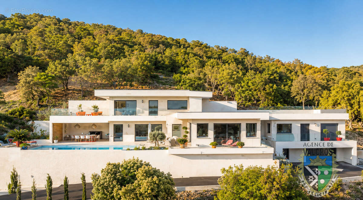 Maison à LA LONDE-LES-MAURES