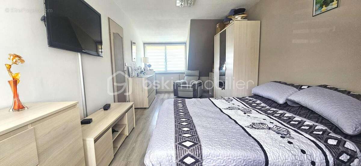 Maison à SAVIGNY-LE-TEMPLE