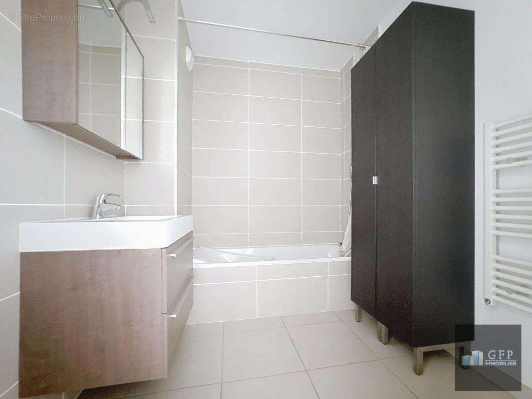 Appartement à BORMES-LES-MIMOSAS