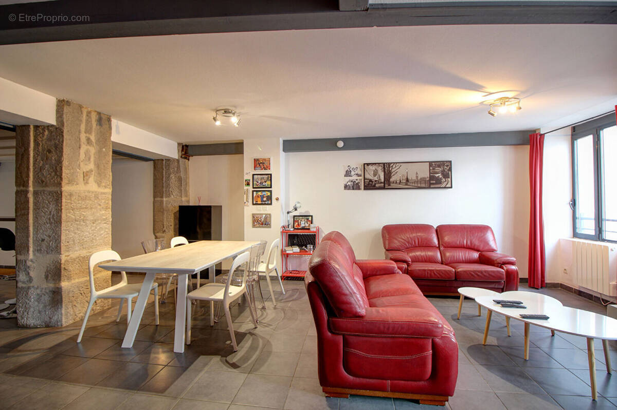 Appartement à SAINT-ETIENNE