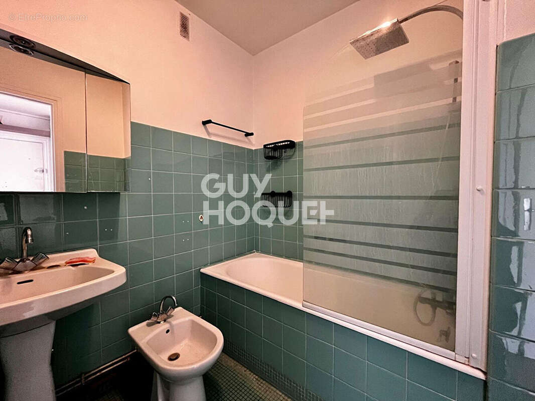 Vanves - quartier du plateau - appartement 2 pièces de 52,56 m² avec balcon - étage élevé -résidence avec gardien - photo 10