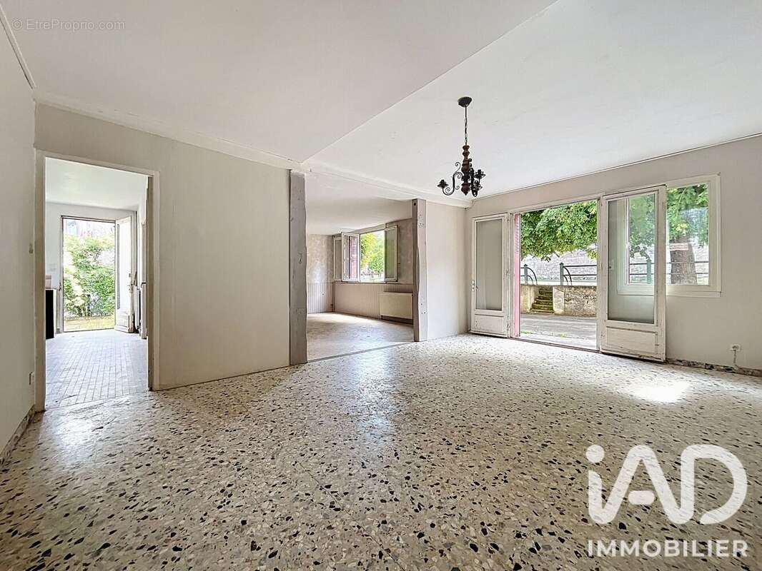 Maison 148 m² à Mailly-La-Ville  - photo 2