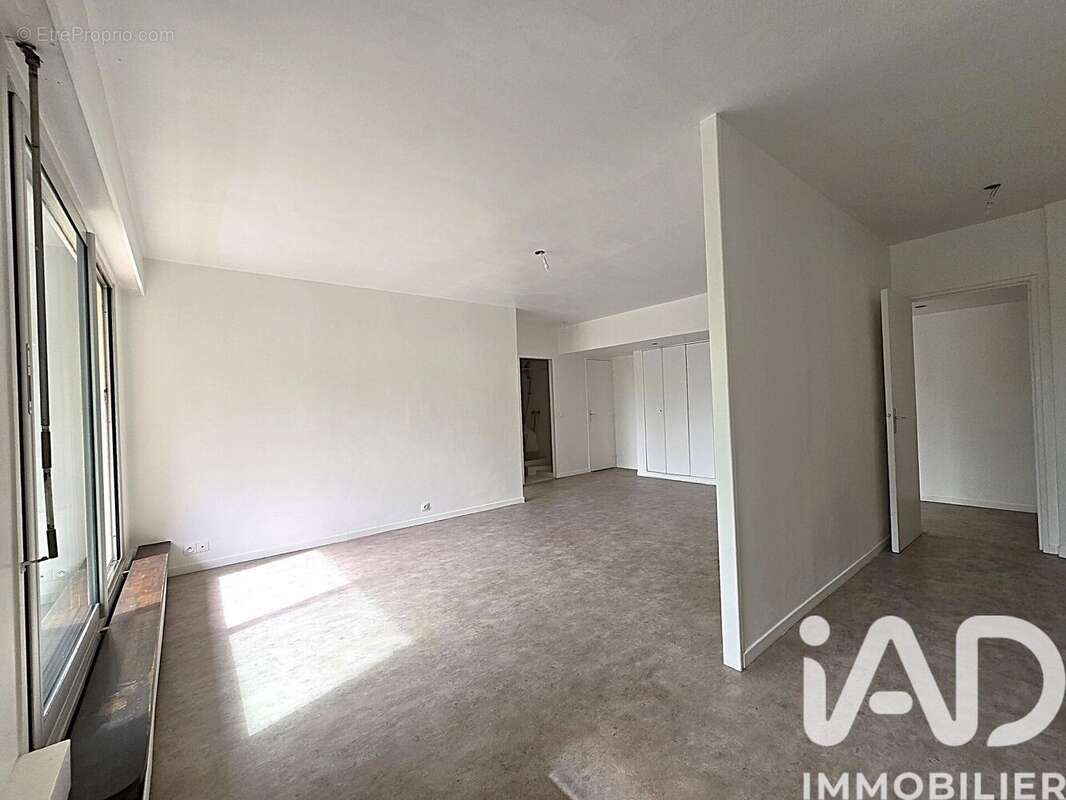 Photo 3 - Appartement à COURBEVOIE