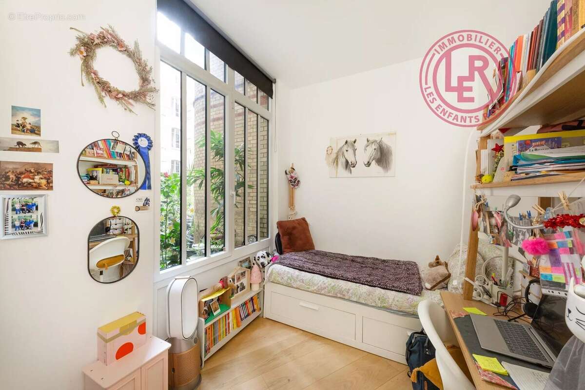 Appartement à PARIS-10E
