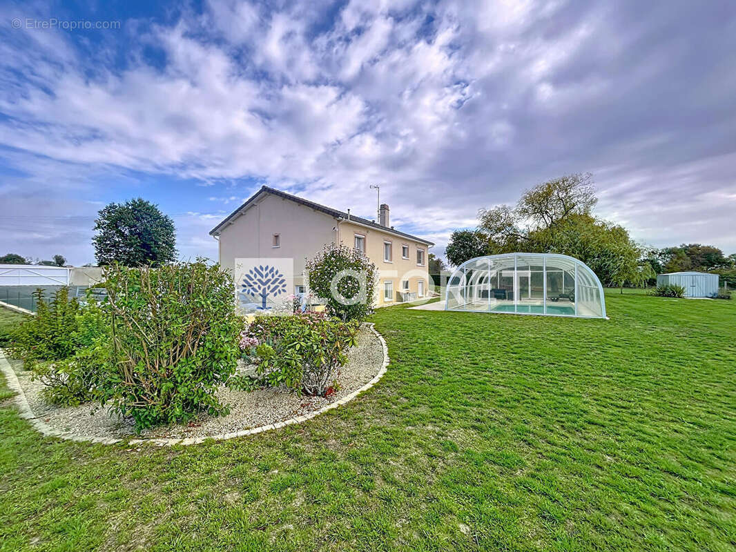 Maison à CHATILLON-SUR-THOUET