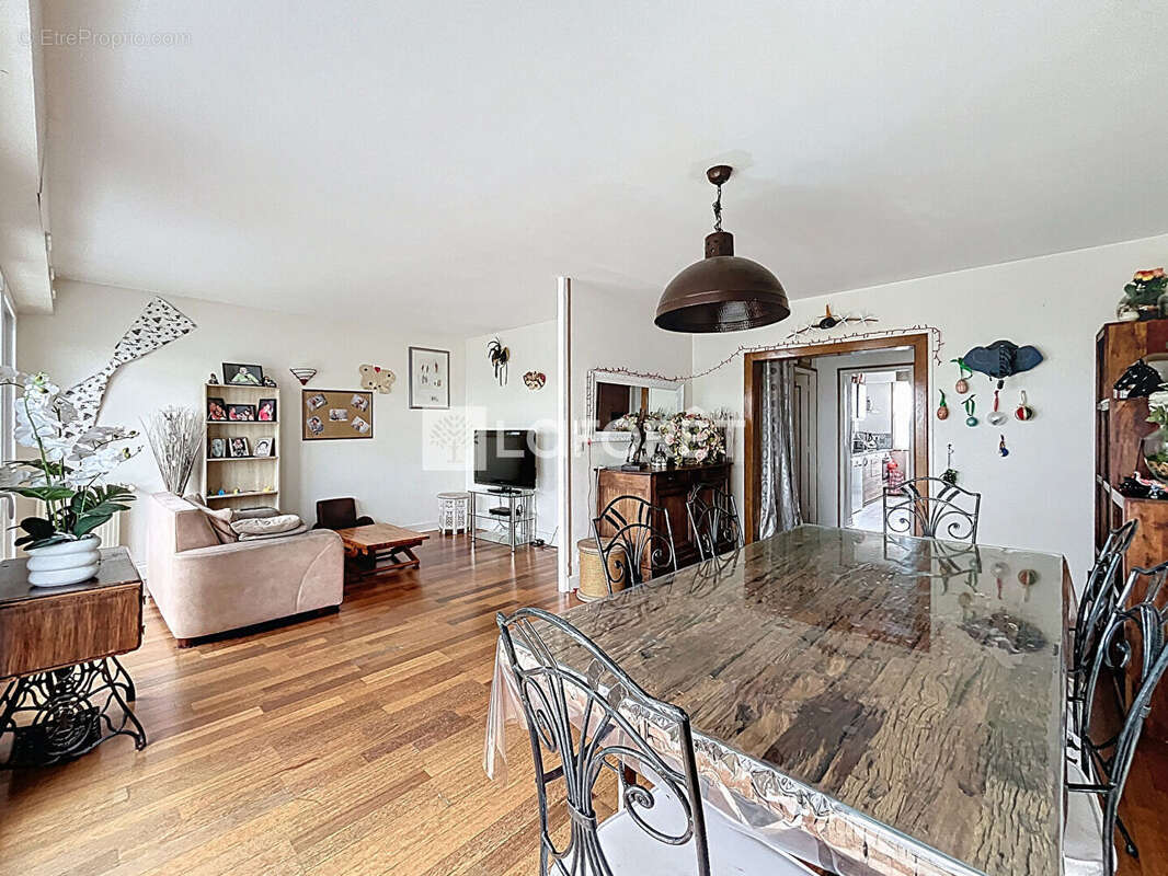 Appartement à SAINT-MICHEL-SUR-ORGE