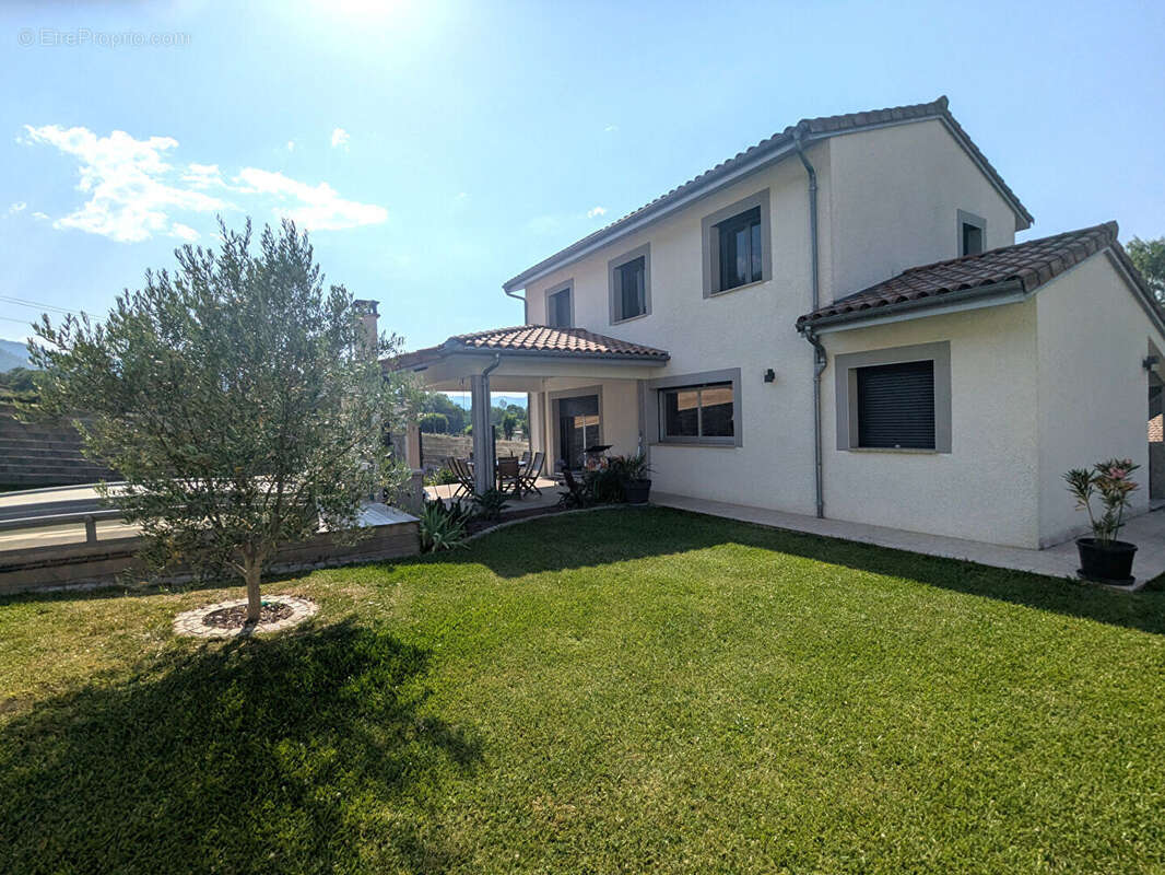 Maison familiale confortable sans travaux avec jardin et piscine à Foix -  116 m2 - photo 2