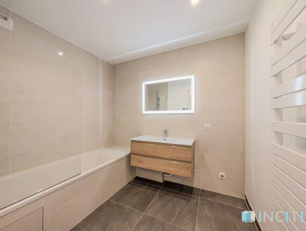 Appartement à ISSY-LES-MOULINEAUX