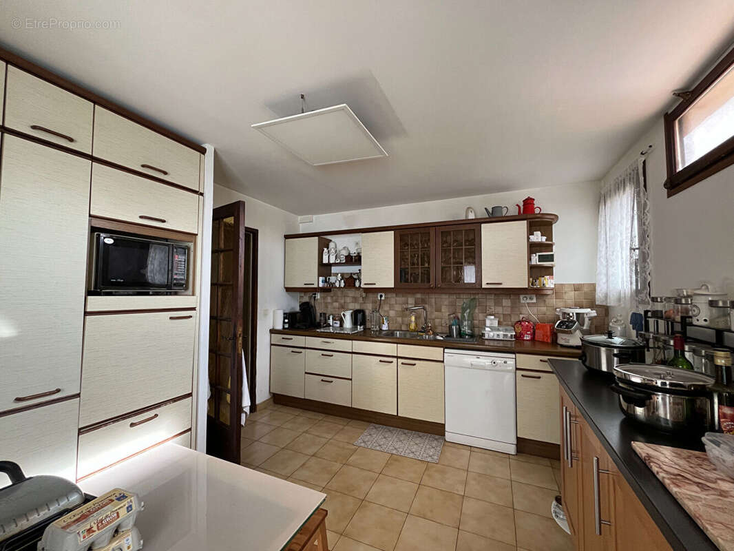 Appartement à CHATEAUNEUF-DE-GADAGNE
