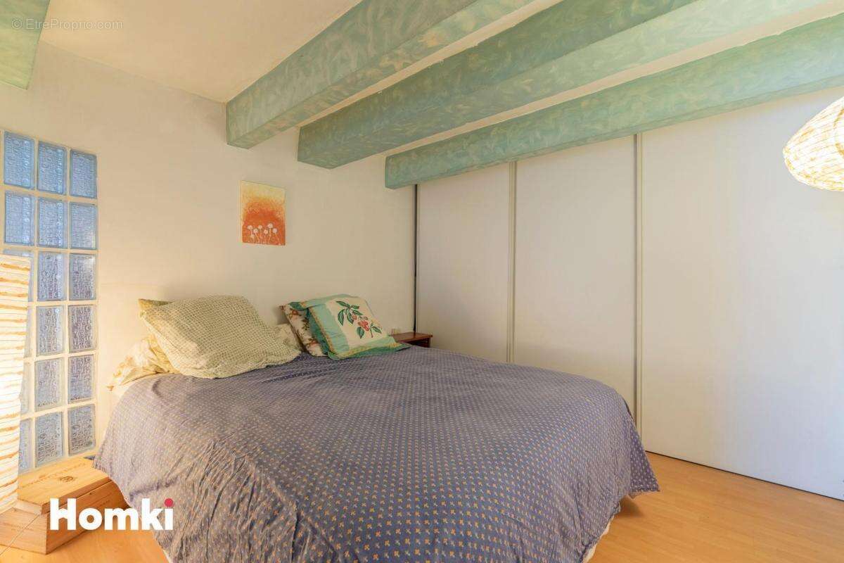 Appartement à MARSEILLE-1E