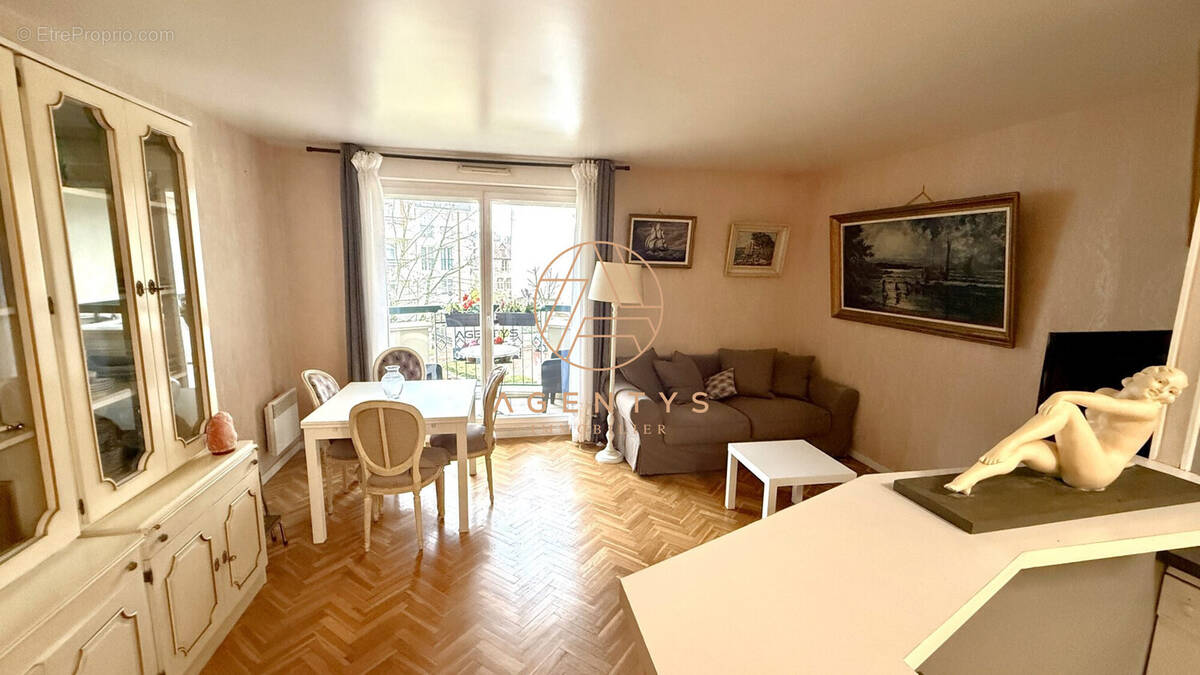 Appartement à LE PLESSIS-TREVISE