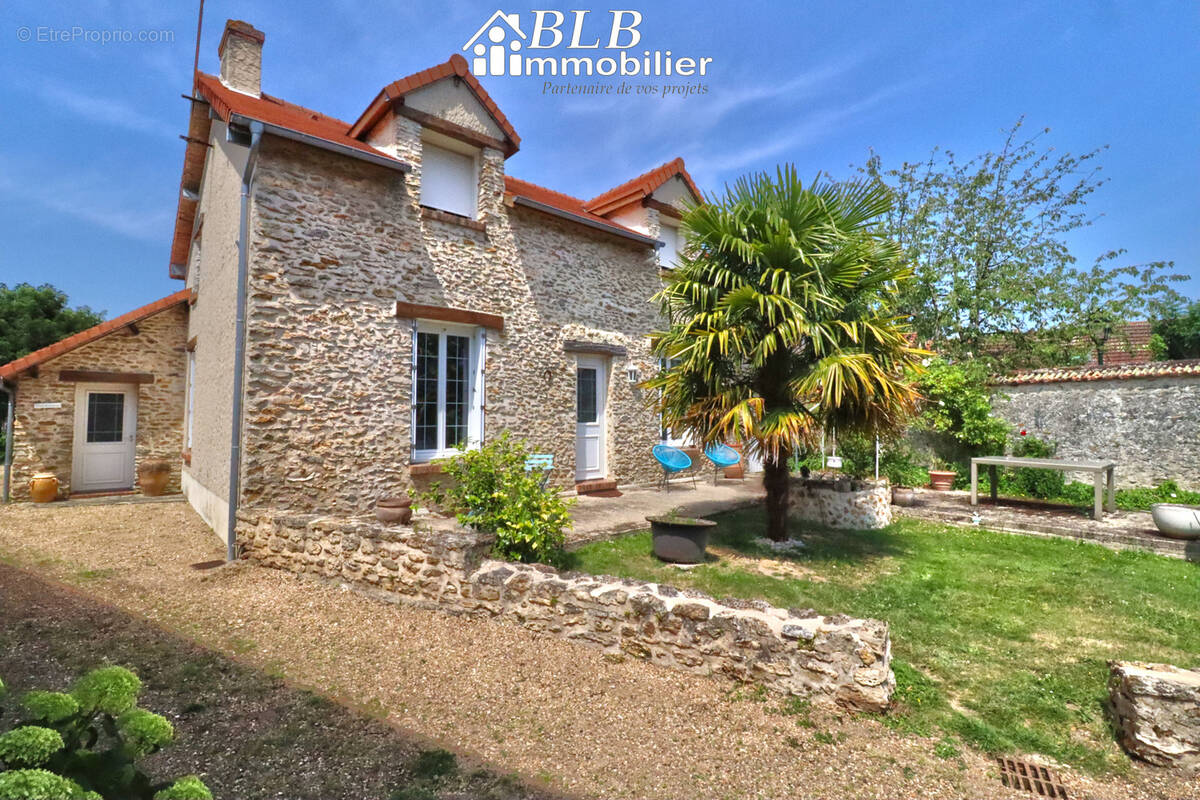 Maison à LE PERRAY-EN-YVELINES