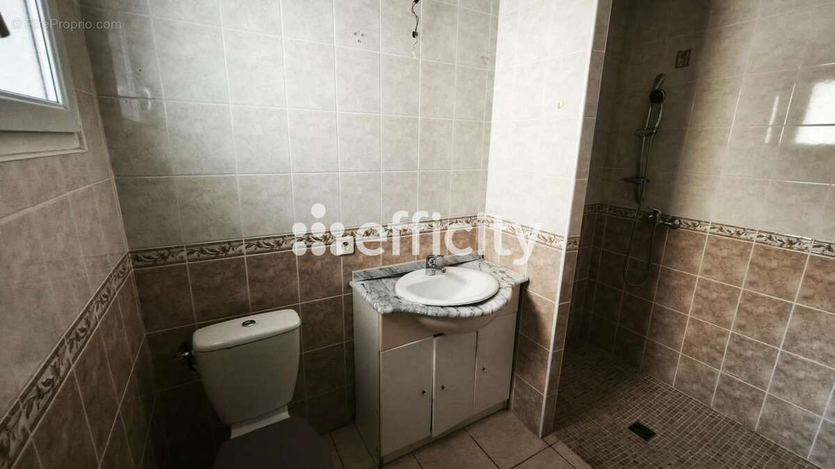 Maison à NISSAN-LEZ-ENSERUNE