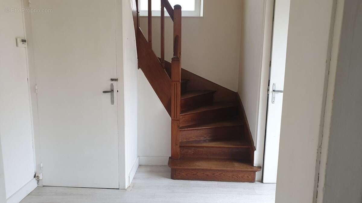 Maison à CHATEAUNEUF-LA-FORET