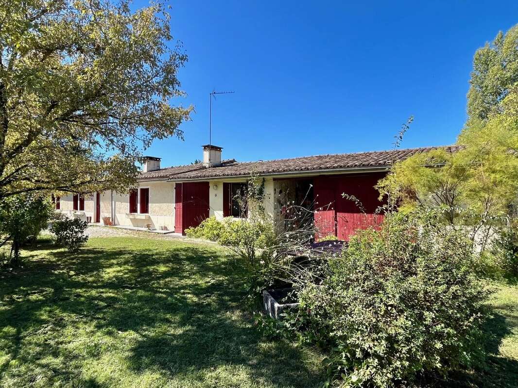 Maison à SAINT-MORILLON