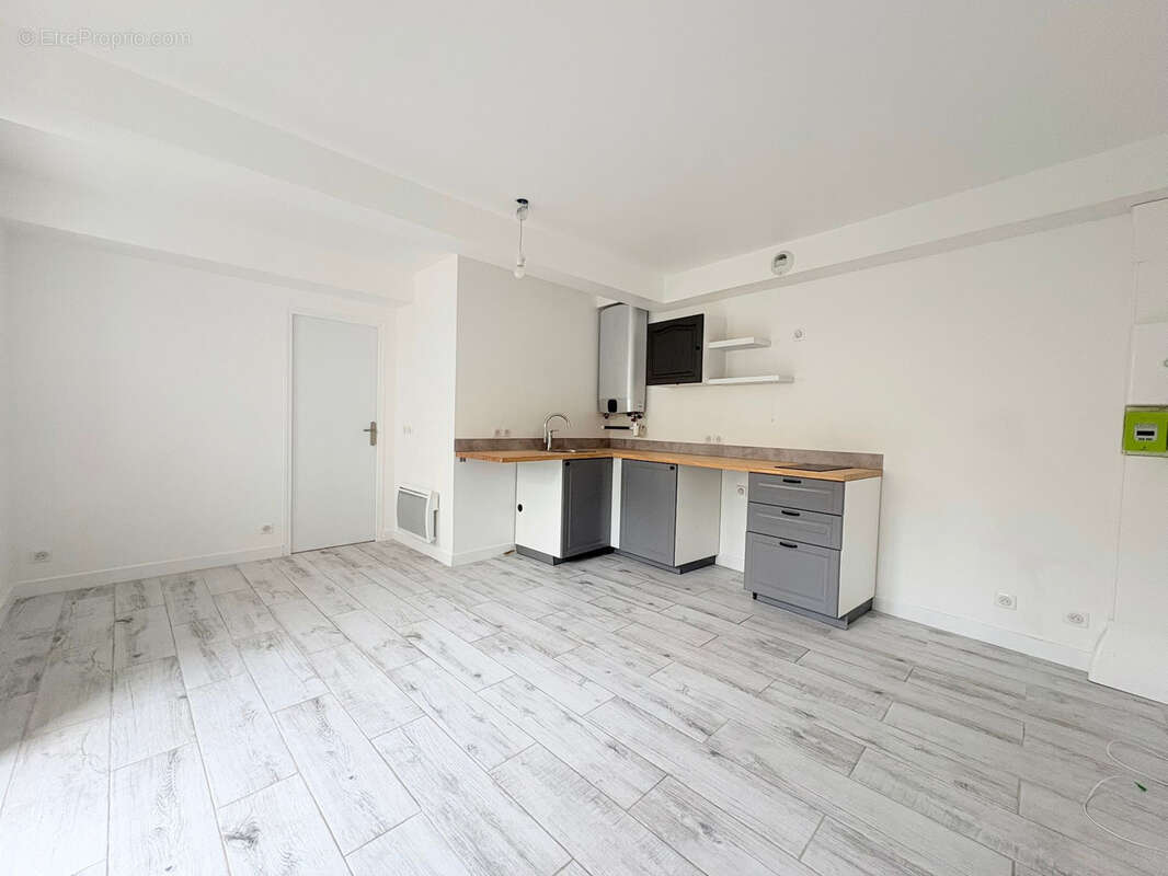 Appartement à LIMOURS