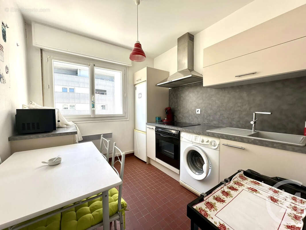 Appartement 61 m² à Villeurbanne  - photo 3