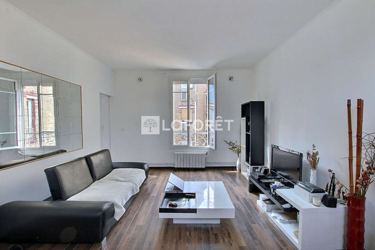 Appartement à COURBEVOIE