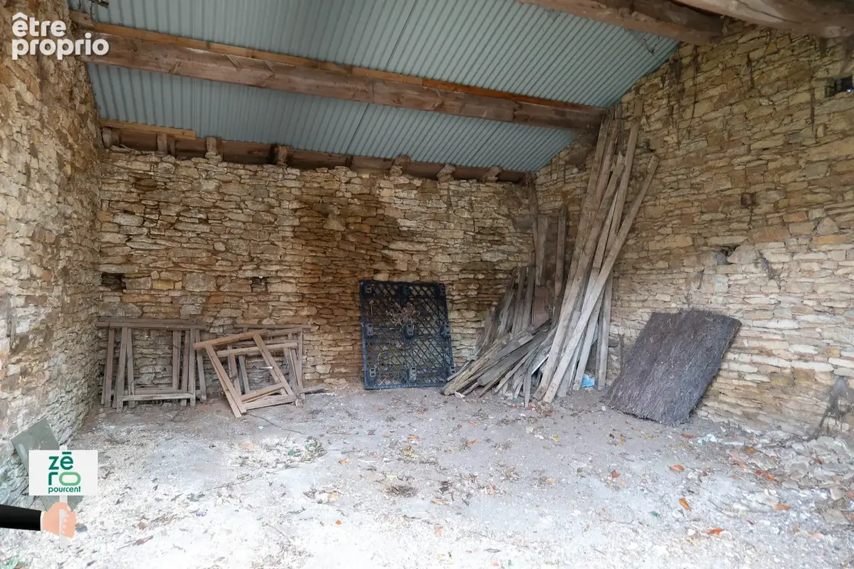 Maison à rénover au Champ-Saint-Père   Centre-bourg, jardin clos de murs, dépendance et potentiel de 2 chambre - photo 22