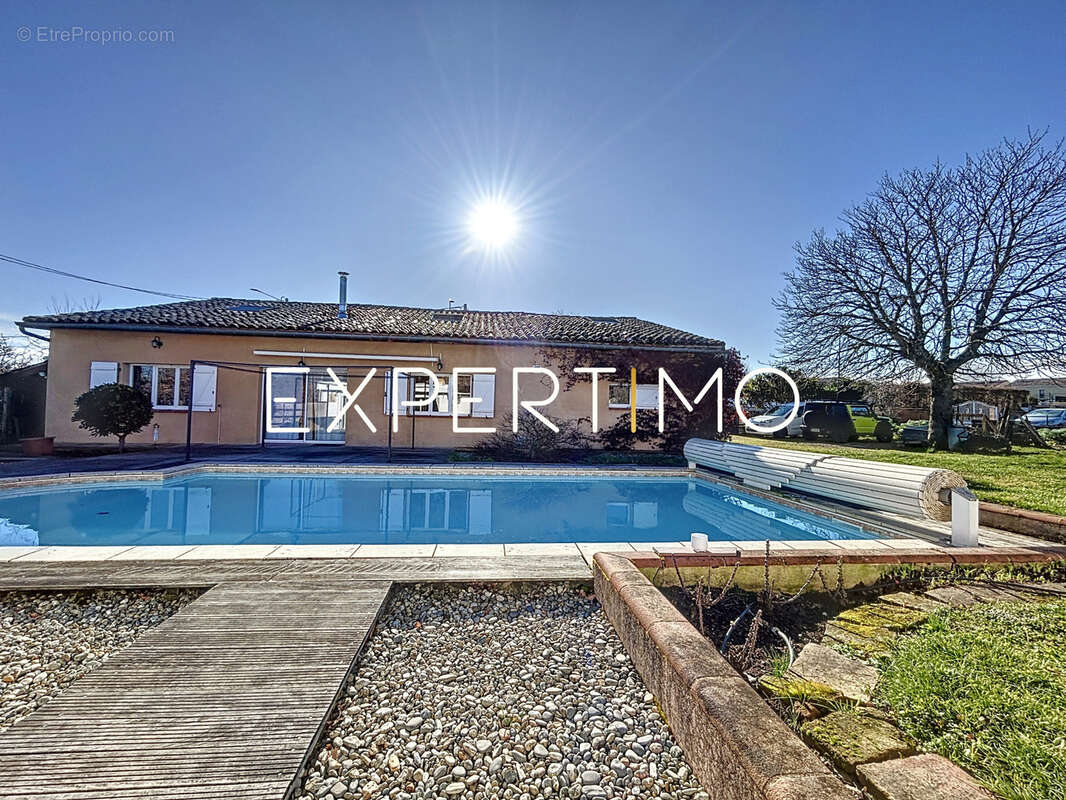 Maison à AYGUESVIVES