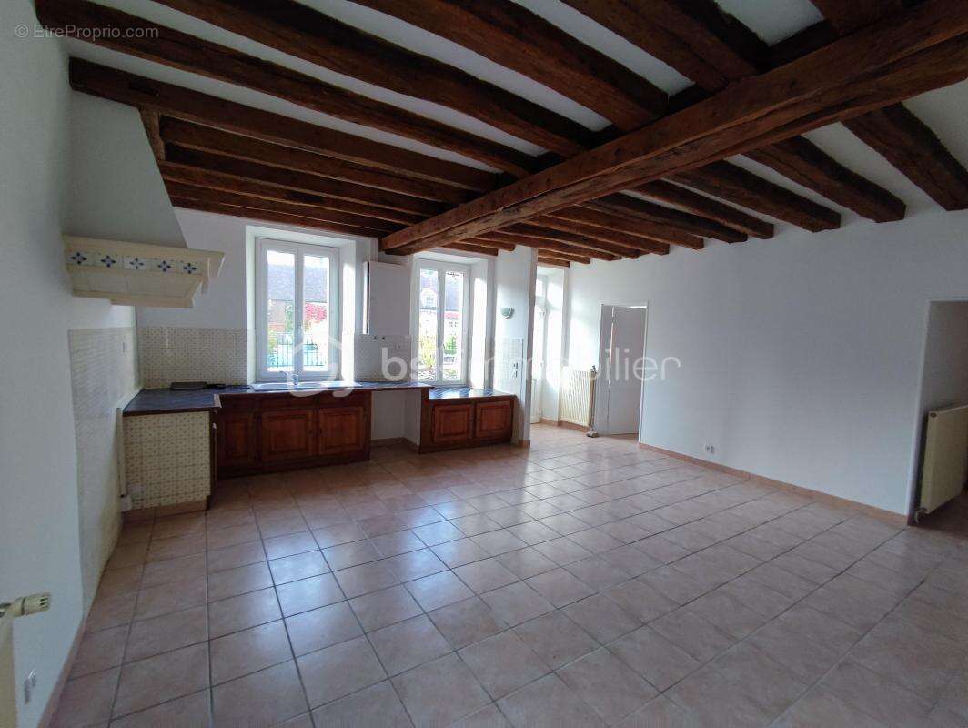 Maison à THORIGNY-SUR-OREUSE