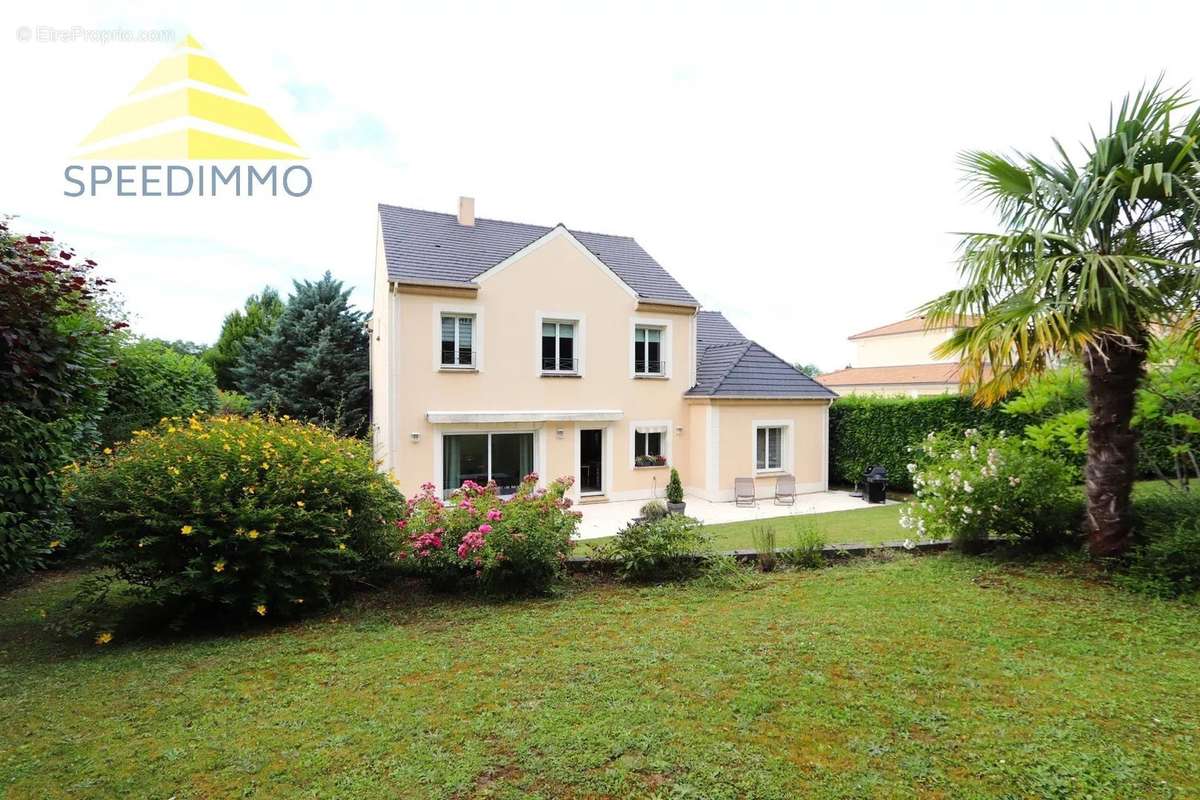 Maison à VILLECRESNES