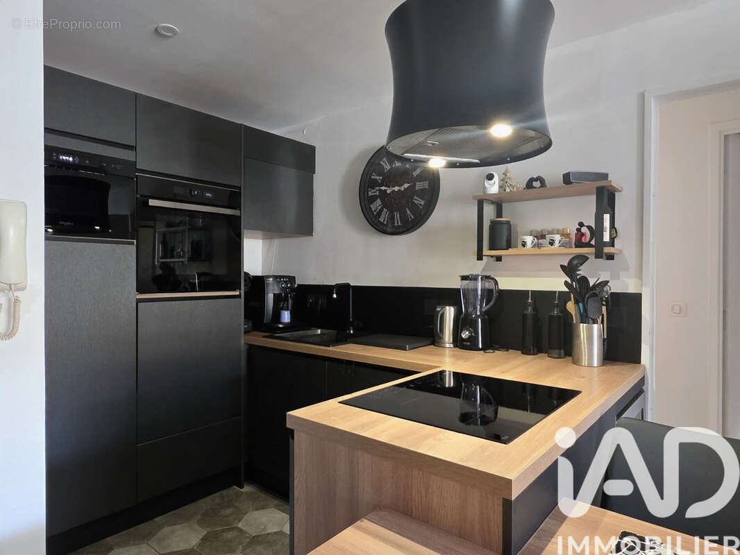Photo 2 - Appartement à ROQUEBRUNE-SUR-ARGENS
