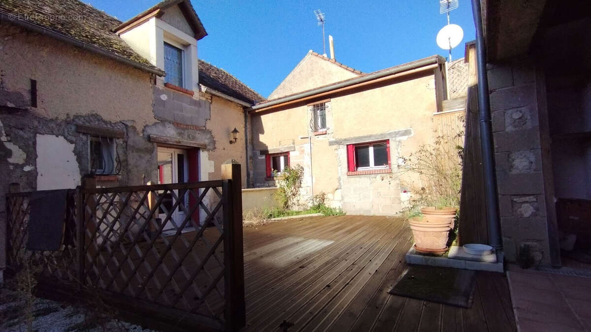 Maison à TOURNON-SAINT-PIERRE